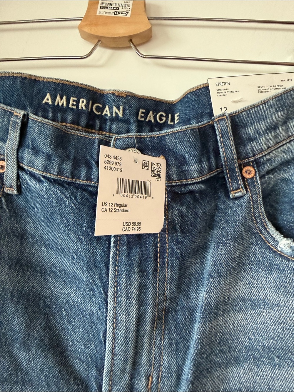 American Eagle Outfitters Relaxed Wide-Leg Blue Cuffed Jeans - Picture 3 of 6